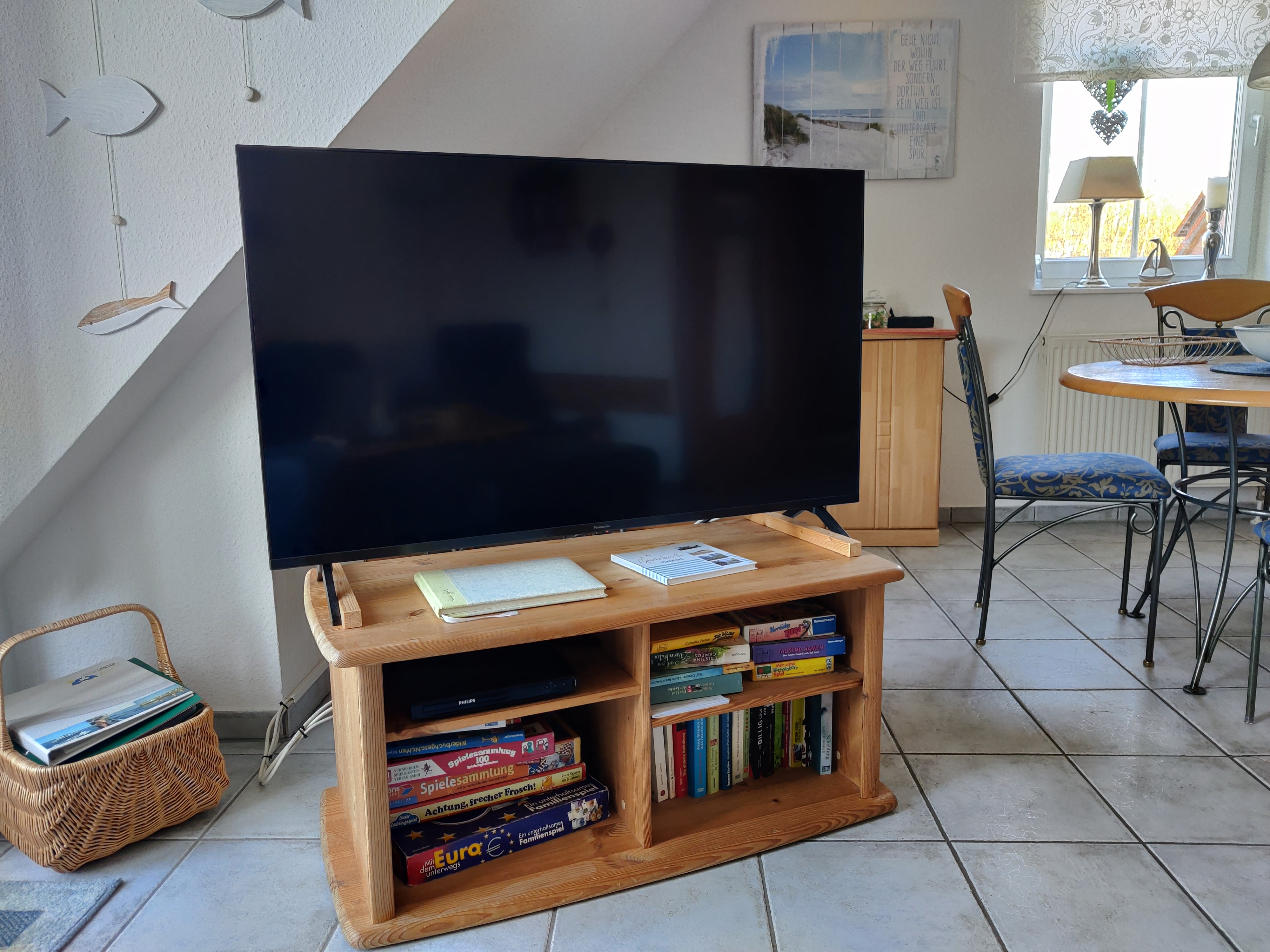 Wohnzimmer mit Flachbildfernseher